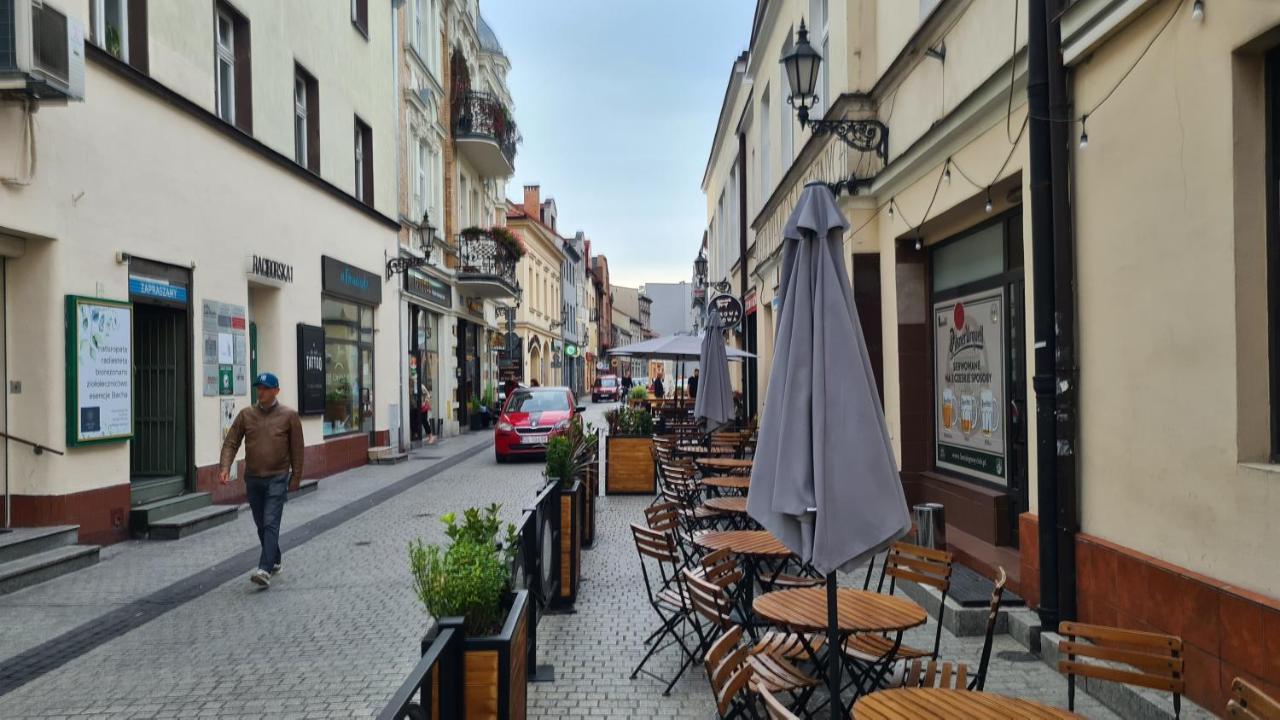 Raciborska Royal Apartment - Miejsce Parkingowe Na Parkingu Strzezonym Gliwice Buitenkant foto