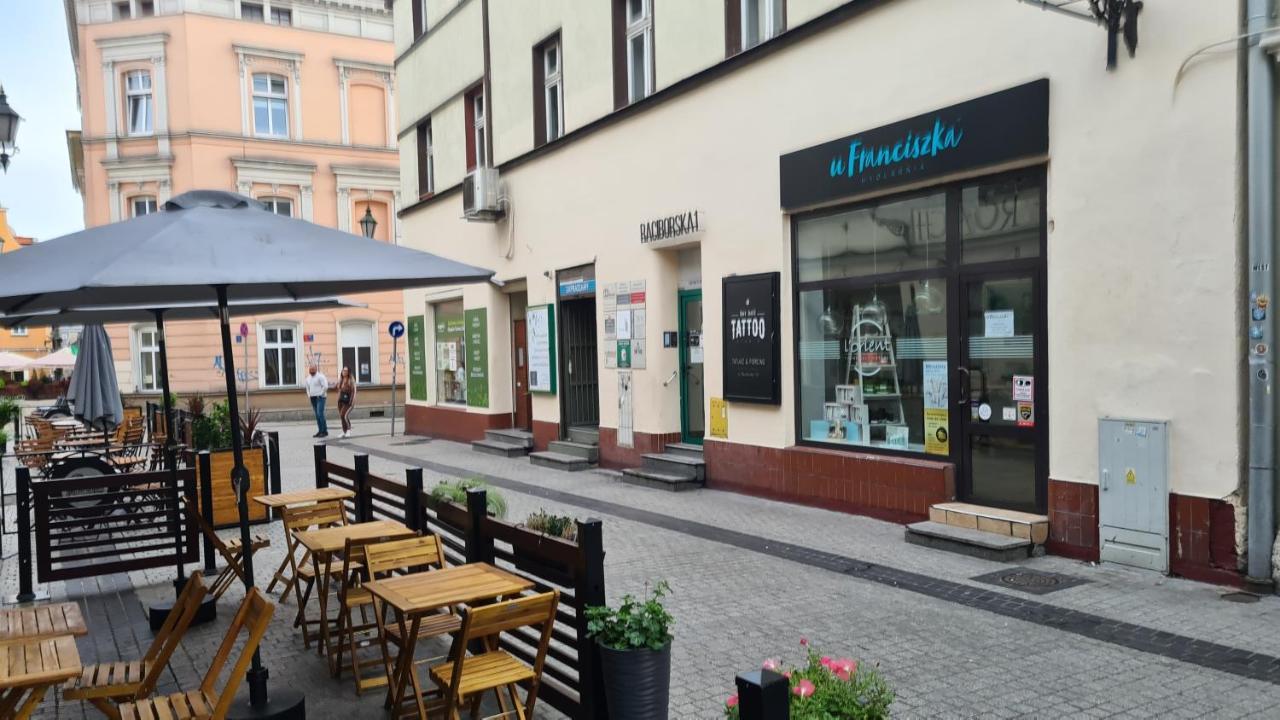 Raciborska Royal Apartment - Miejsce Parkingowe Na Parkingu Strzezonym Gliwice Buitenkant foto