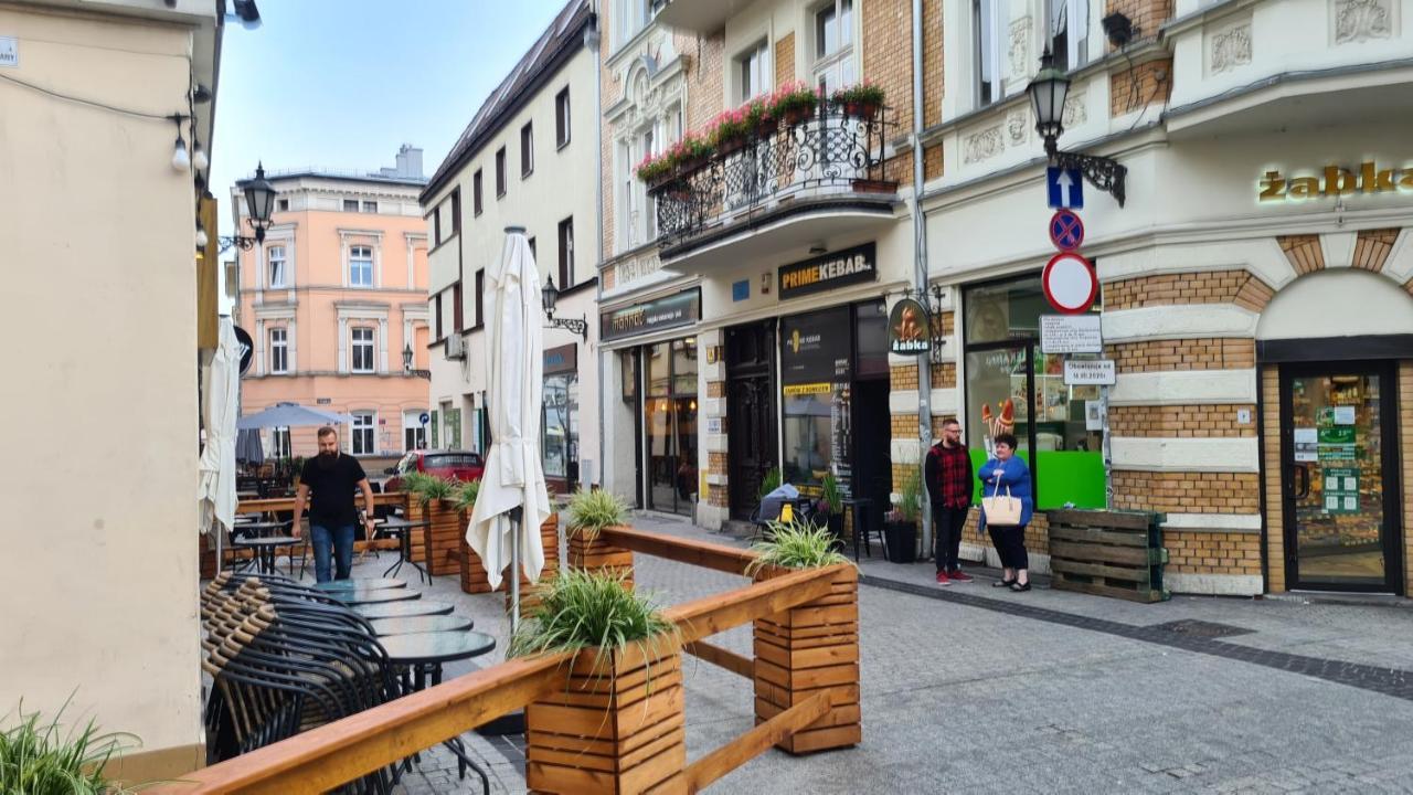 Raciborska Royal Apartment - Miejsce Parkingowe Na Parkingu Strzezonym Gliwice Buitenkant foto