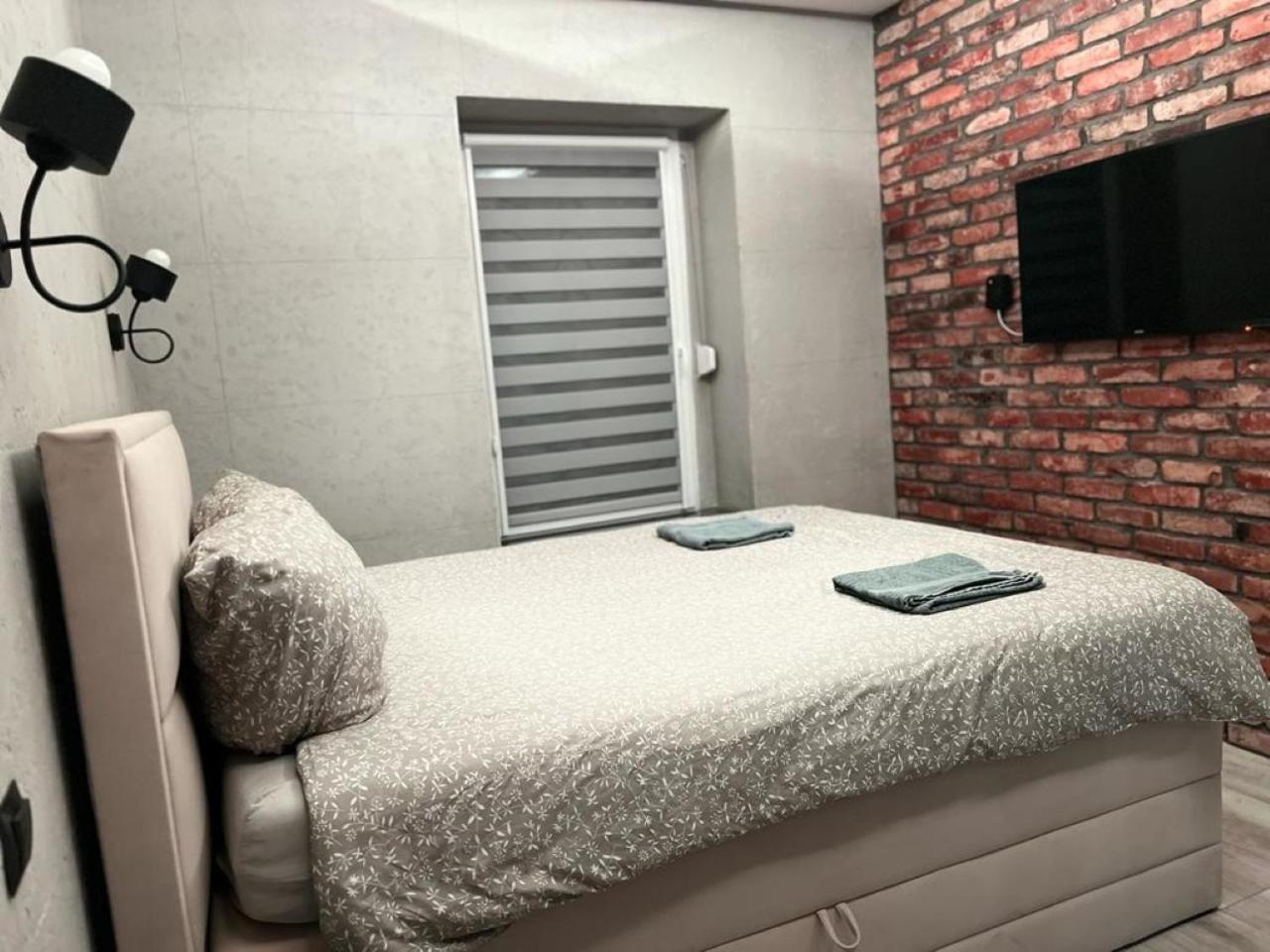 Raciborska Royal Apartment - Miejsce Parkingowe Na Parkingu Strzezonym Gliwice Buitenkant foto